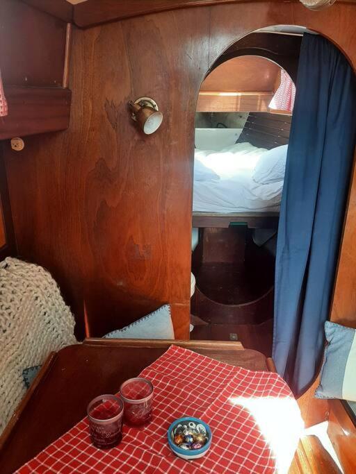 Cosy Sailingboat In Vlissingen Exterior photo
